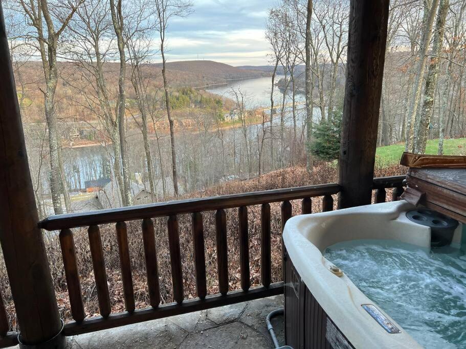 맥헨리 Bella Vista! Amazing Lake Views, Hot Tub, Peleton! 빌라 외부 사진